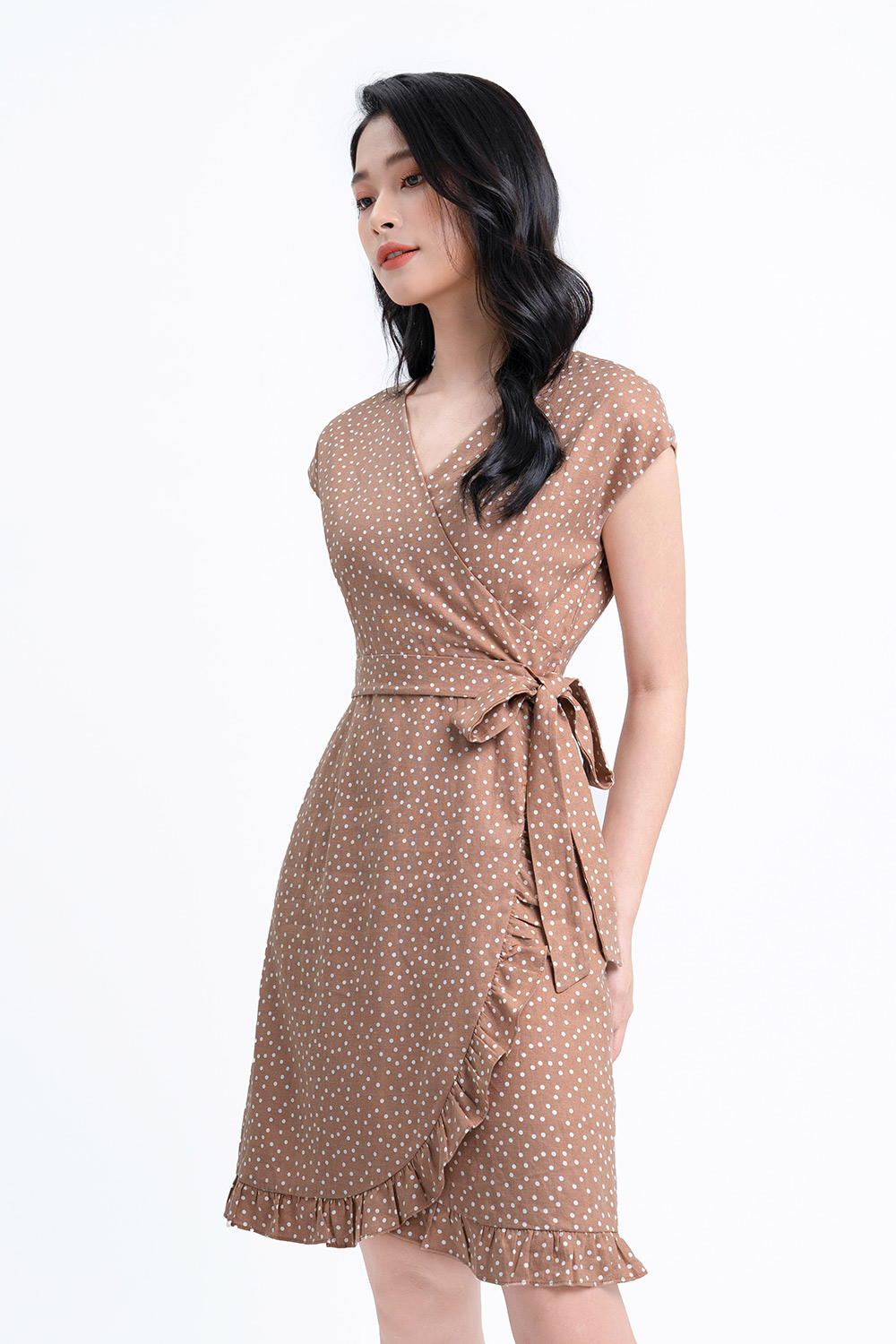 Đầm wrap dress chấm bi cổ V 
