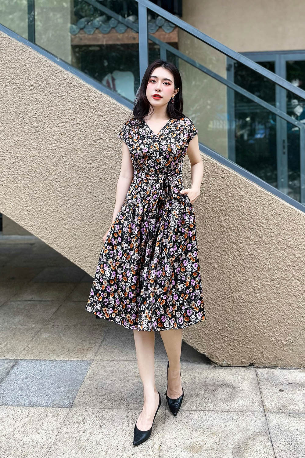 Đầm hoa nhí dáng xòe cổ V 