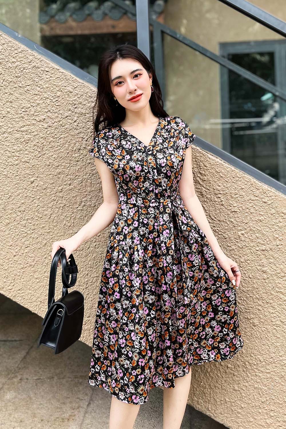 Đầm hoa nhí dáng xòe cổ V 