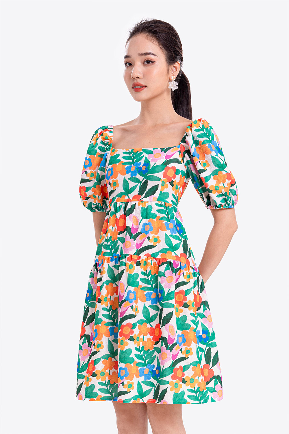 Đầm xòe babydoll cổ vuông cut-out lưng