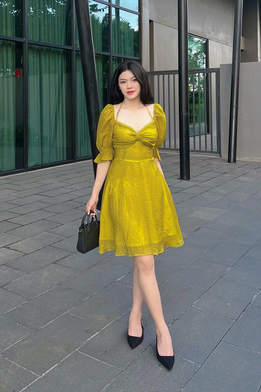 Đầm xòe tay lỡ cổ vuông phối nơ