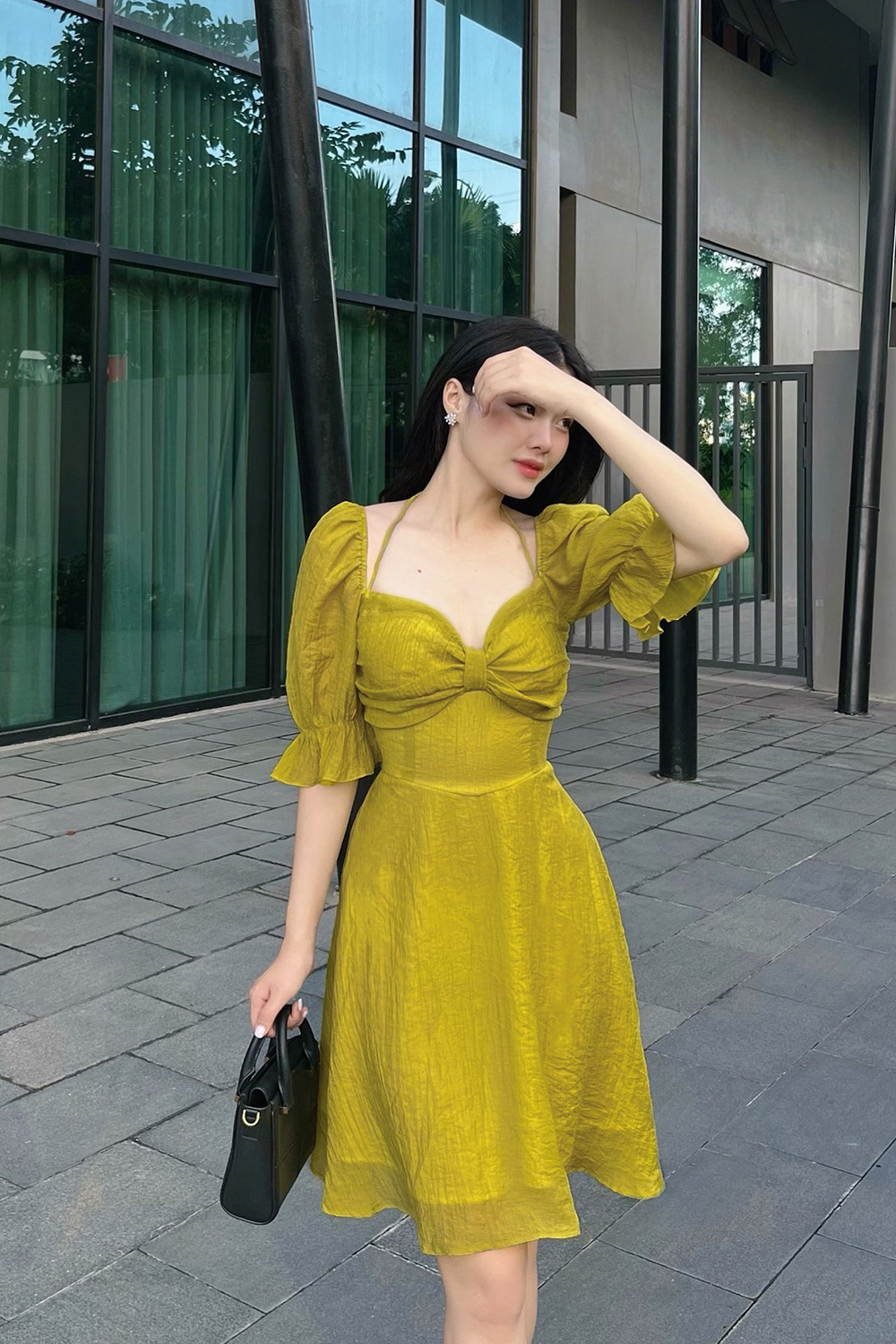 Đầm xòe tay lỡ cổ vuông phối nơ