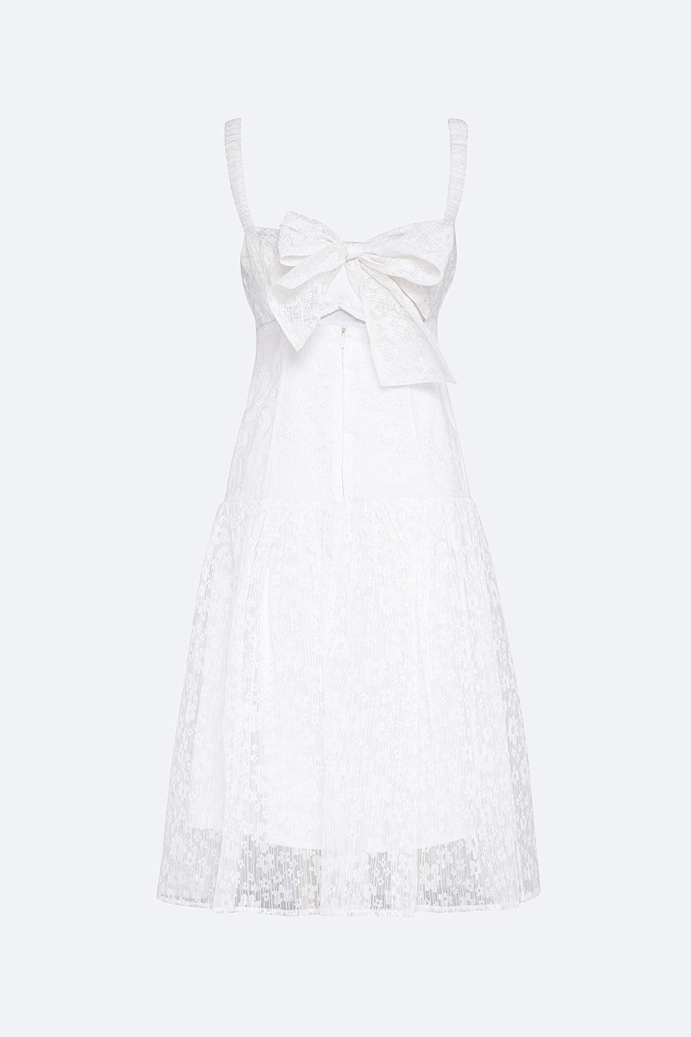 Đầm ren trắng hai dây cut-out lưng