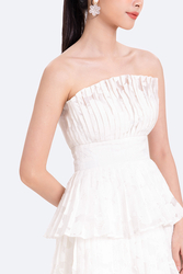 Đầm trắng tầng xếp ly cúp ngực