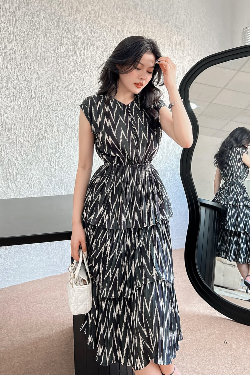 Đầm xếp tầng dáng dài tay hến