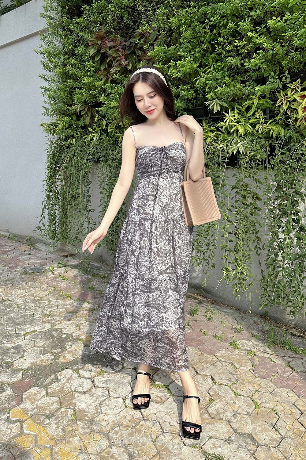 Đầm maxi họa tiết dáng xòe hai dây
