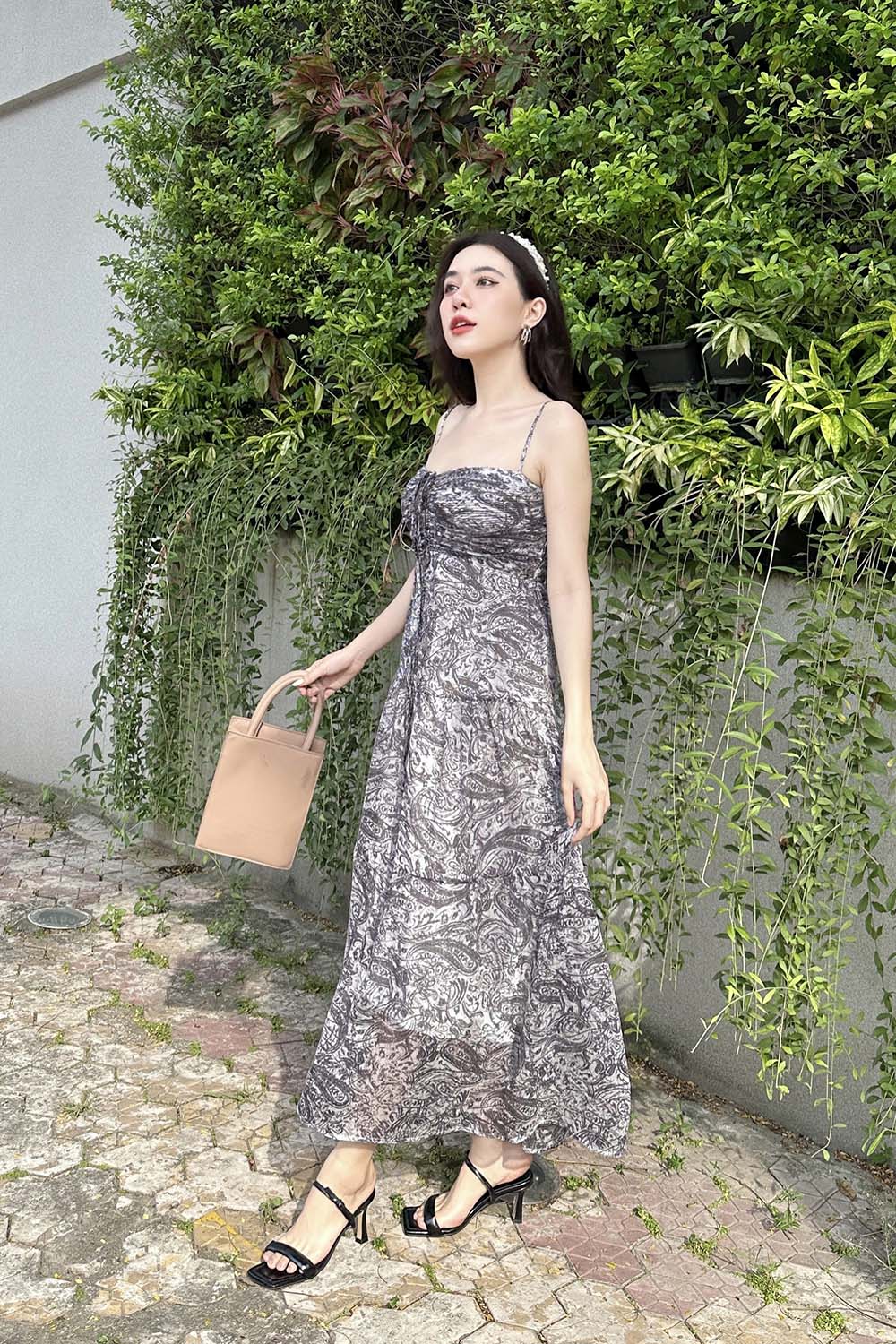 Đầm maxi họa tiết dáng xòe hai dây