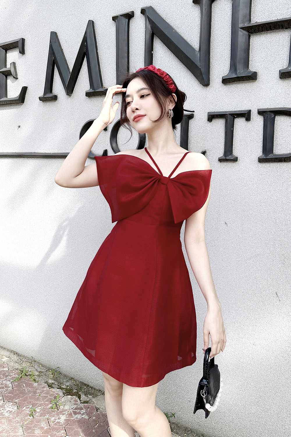 Đầm xoè dự tiệc hai dây màu đỏ phối nơ