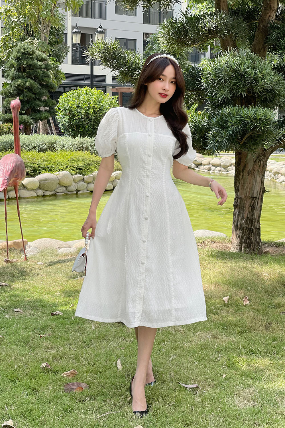 Đầm trắng dáng chữ A tay lửng