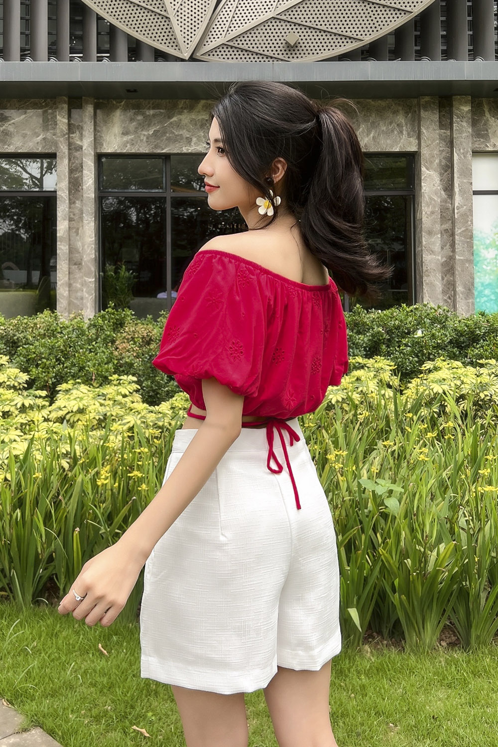 Áo croptop nữ trễ vai tay phồng