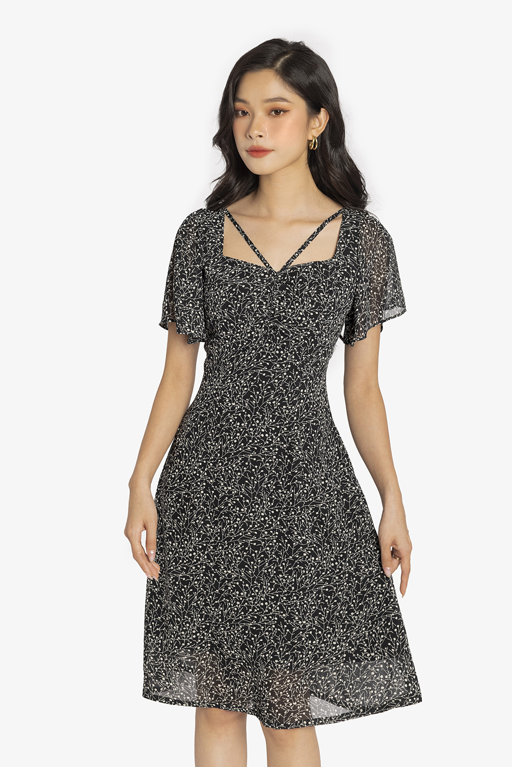 Đầm hoa nhí dáng xòe nhẹ cổ vuông