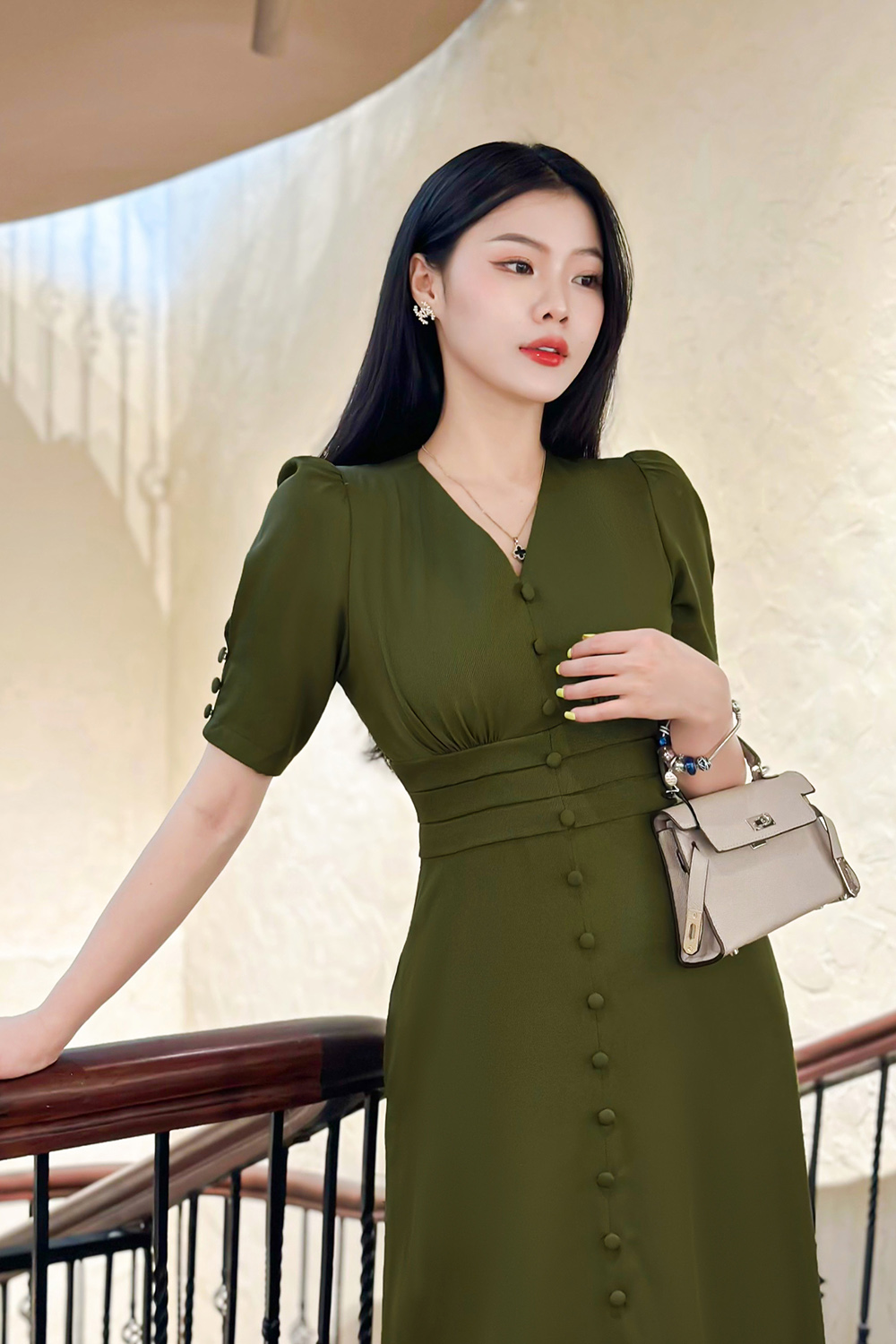 Đầm liền công sở nữ dáng xòe phối nút
