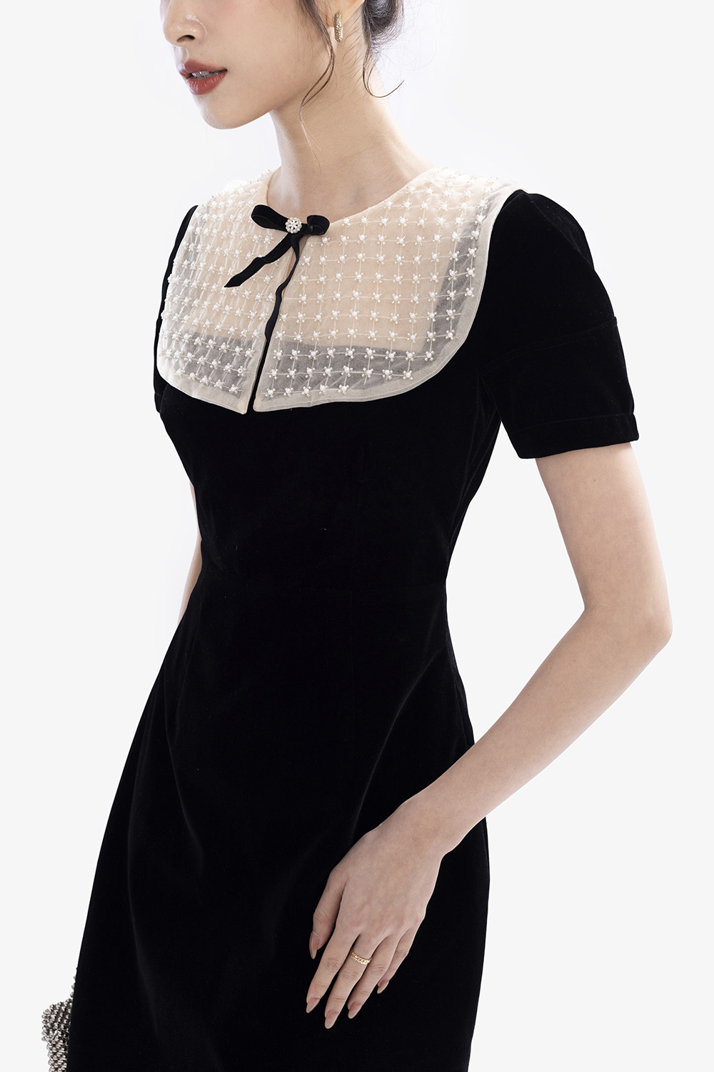 Đầm nhung đen dự tiệc dáng chữ a