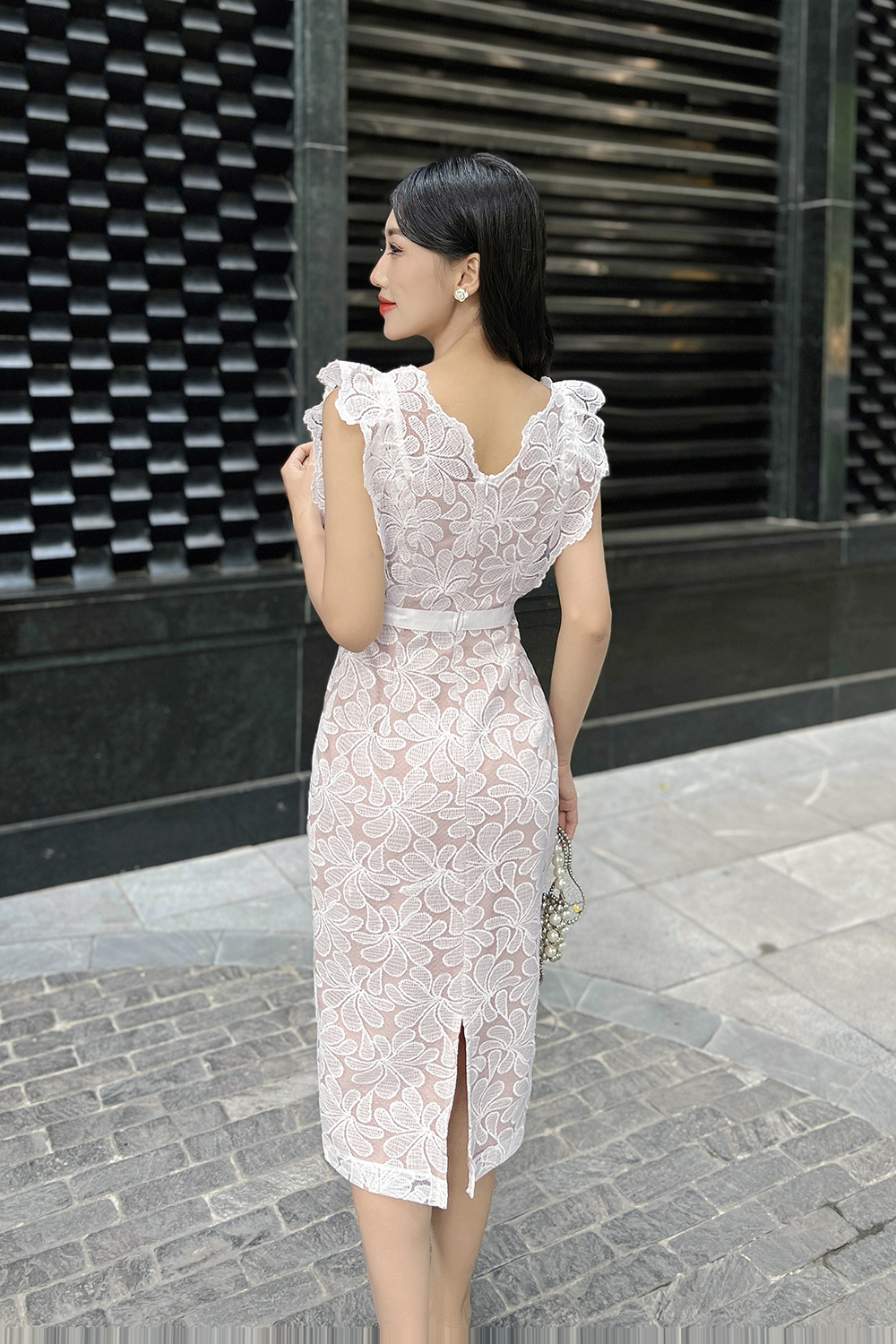 Đầm ren hoa dự tiệc dáng ôm body