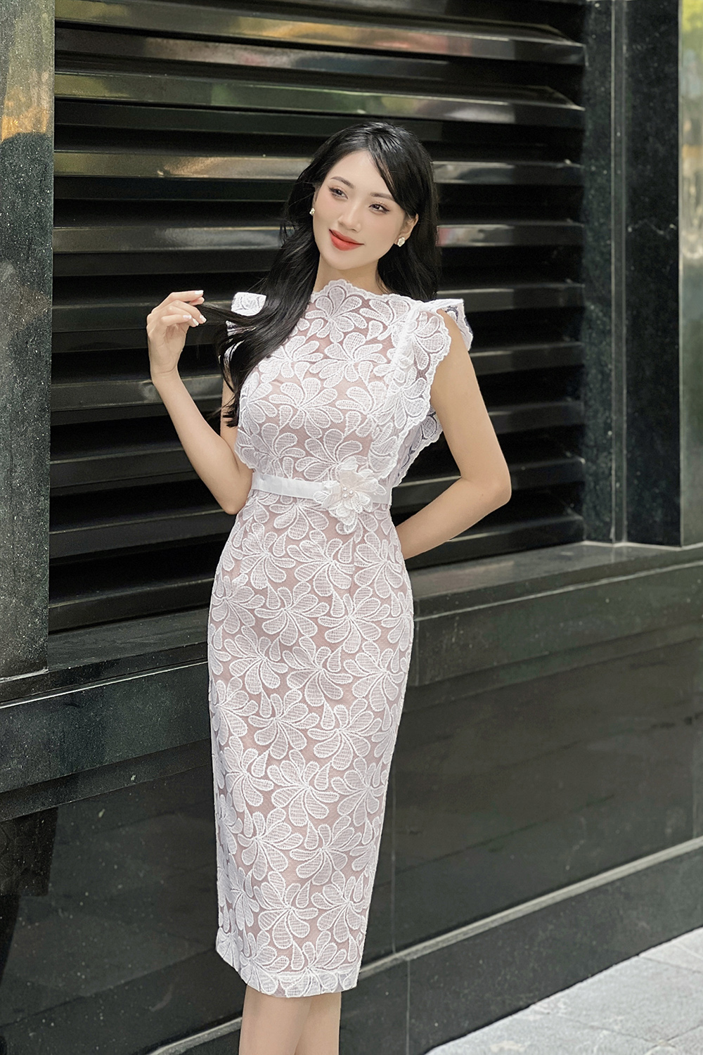 Đầm ren hoa dự tiệc dáng ôm body