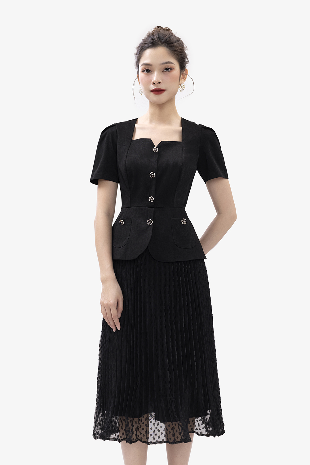 Đầm đen dự tiệc peplum phối tùng váy xếp ly