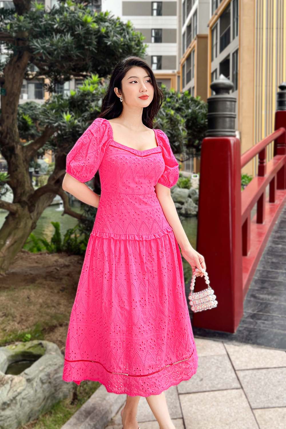 Đầm suông dáng dài cổ vuông tay phồng