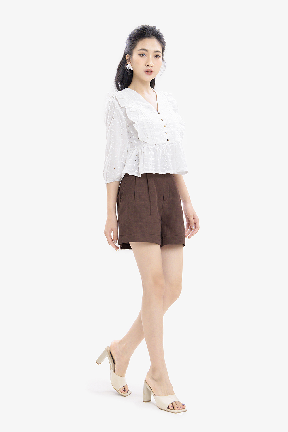Quần short nữ lưng cao xếp ly phối túi