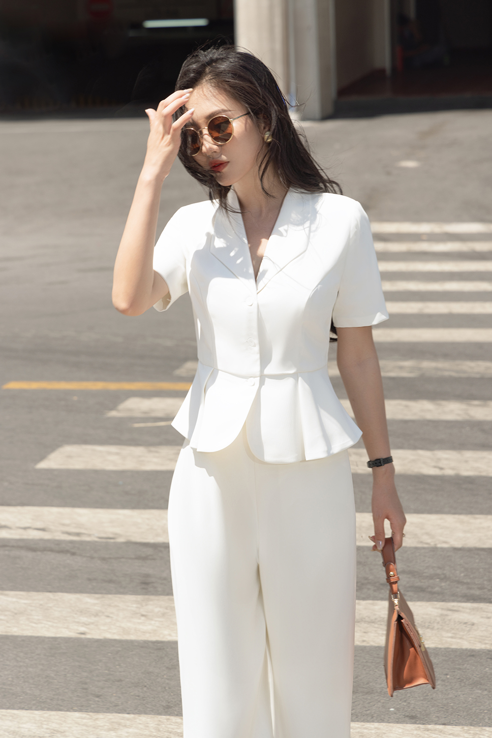 Áo peplum công sở nữ màu trắng tay ngắn