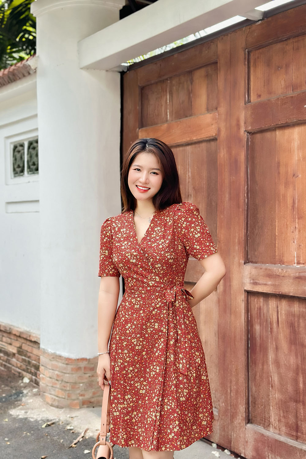 Đầm xòe chữ A cổ V eo phối nơ