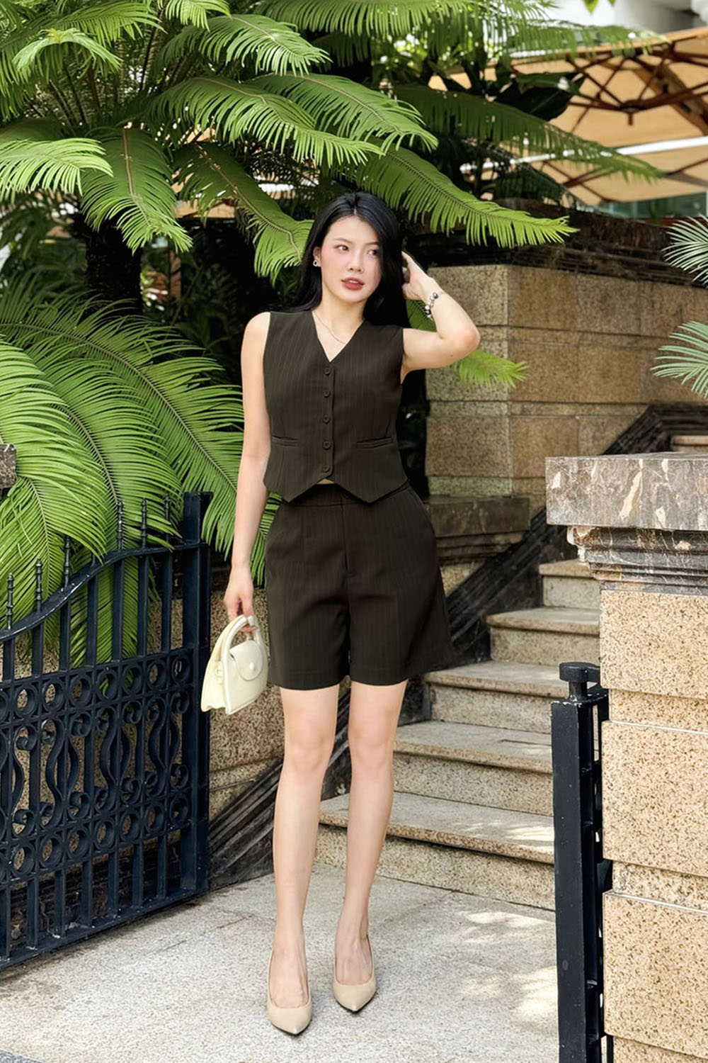 Quần short nữ lưng cao sọc dọc
