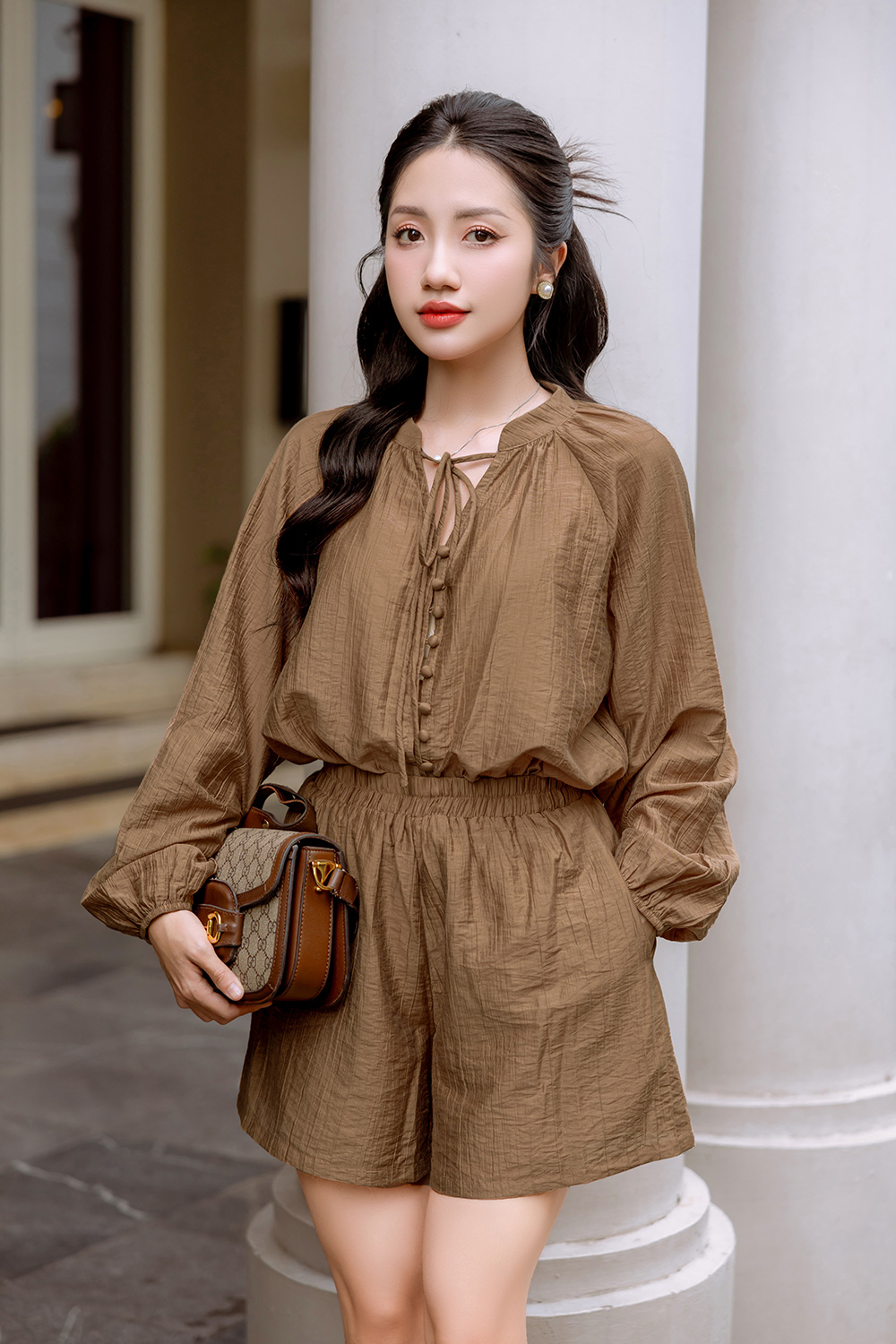 Quần short nữ lưng thun màu nâu