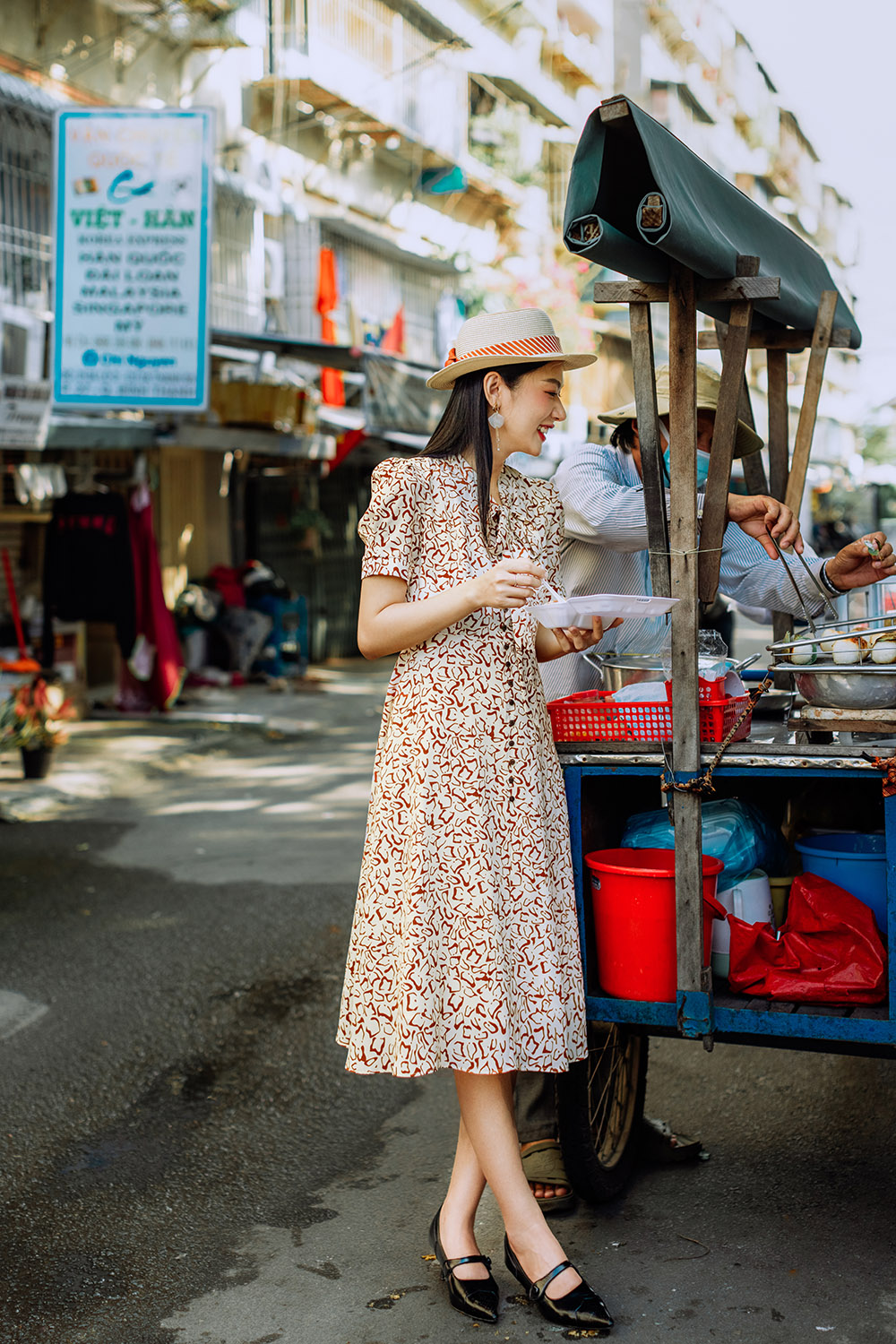 Đầm công sở dáng xòe họa tiết cổ phối nơ