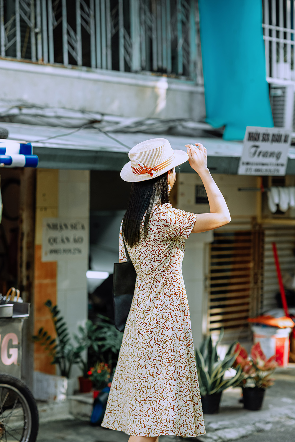 Đầm công sở dáng xòe họa tiết cổ phối nơ