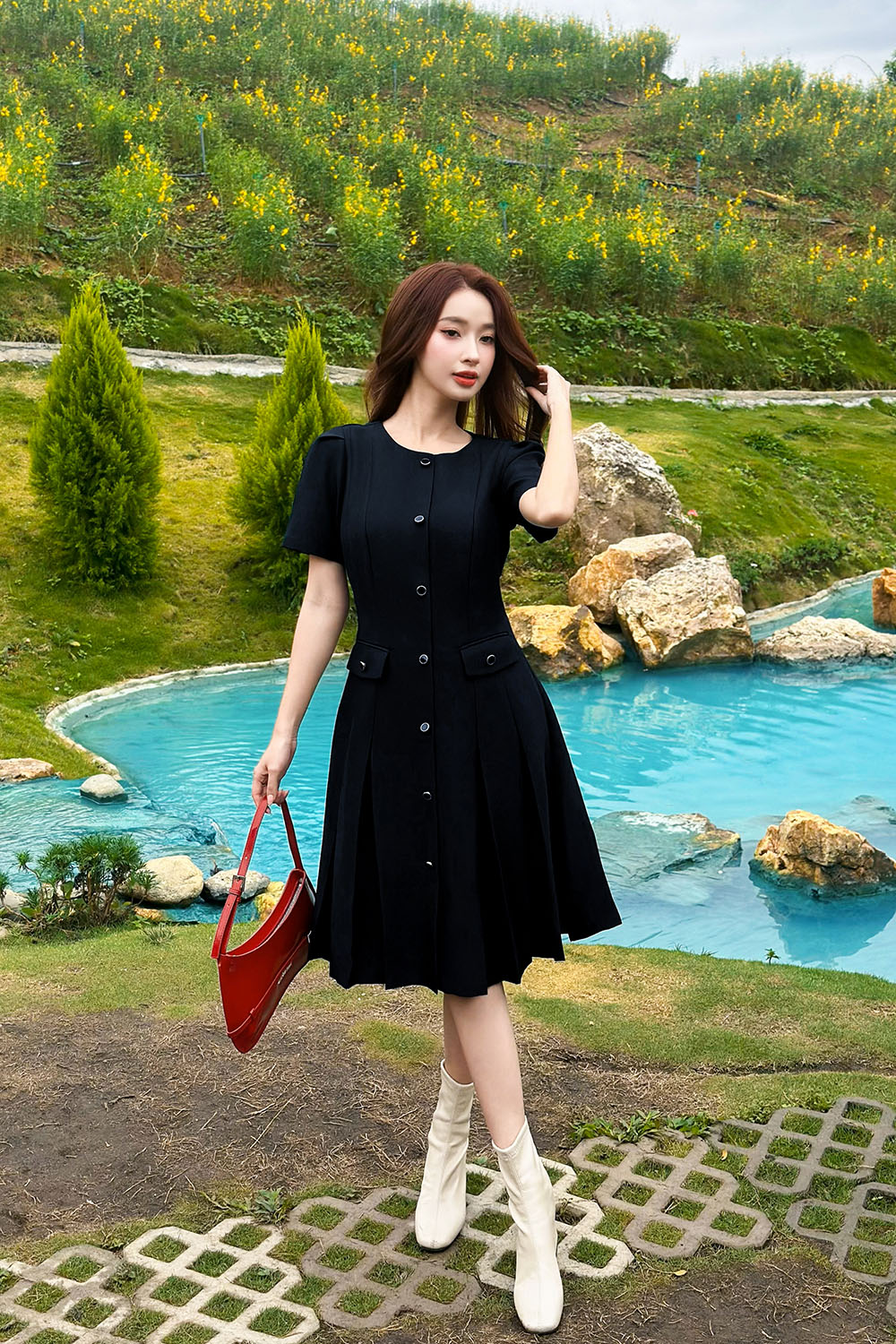 Đầm đen dự tiệc dáng xòe xếp ly