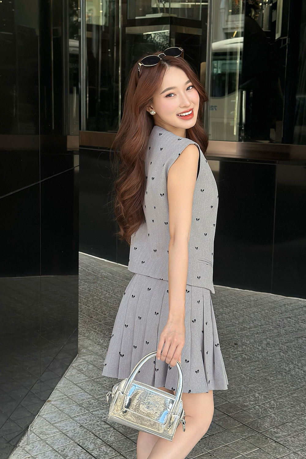 Chân váy ngắn xếp ly màu xám