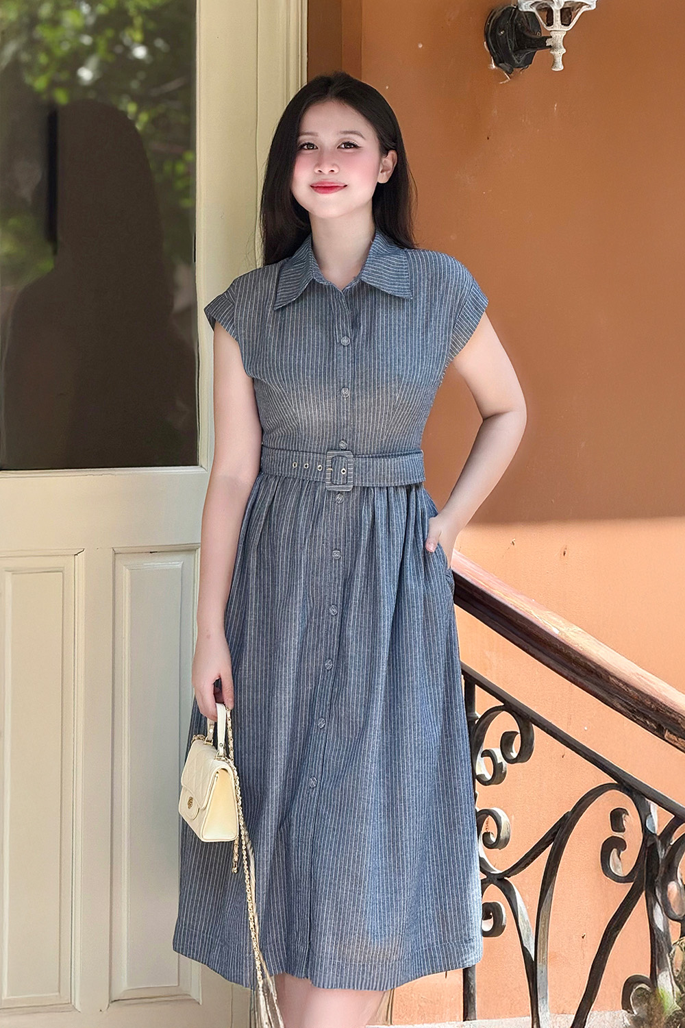 Đầm sơ mi xanh dáng xòe họa tiết kẻ sọc