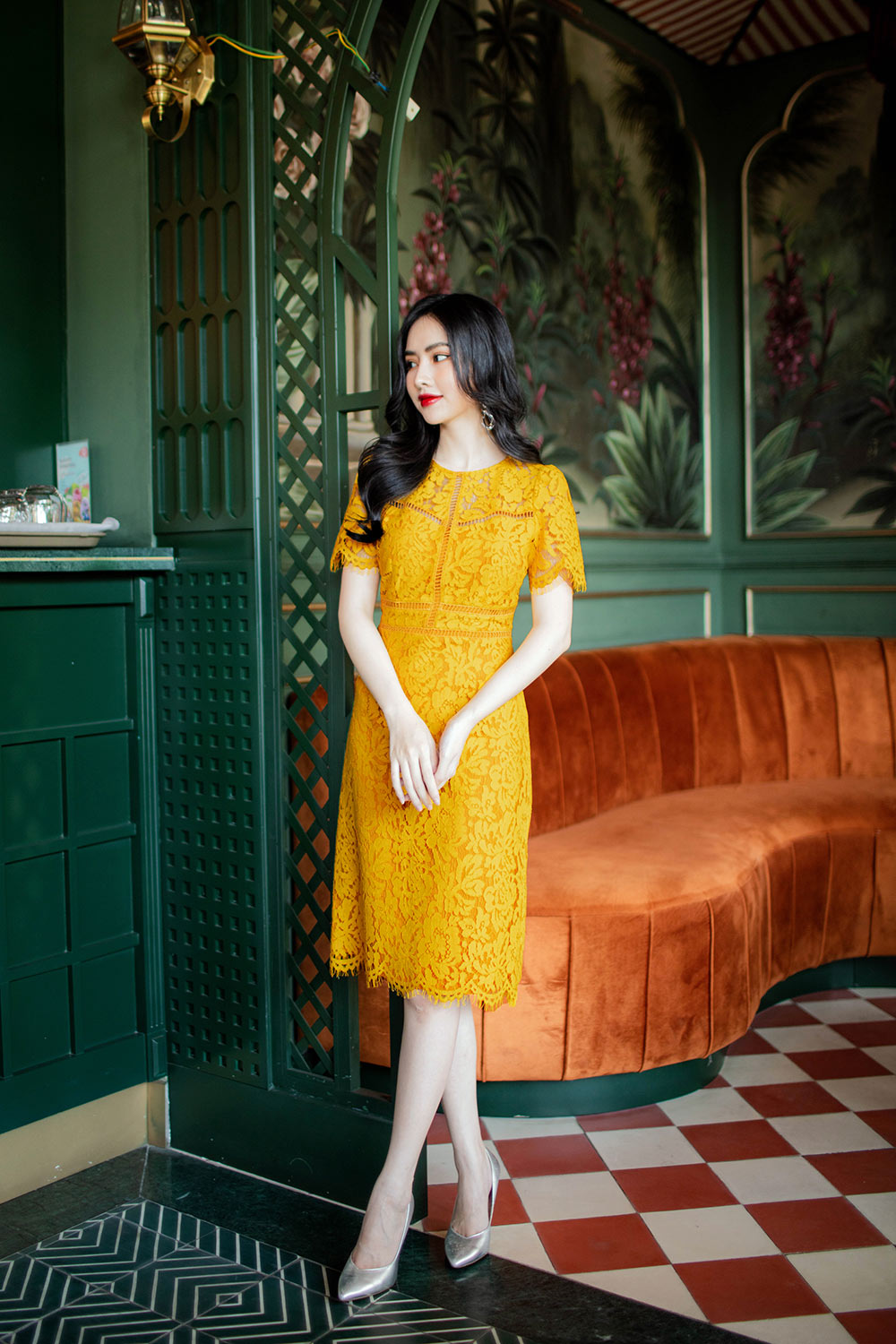Đầm ren cotton dáng ôm body tay ngắn 