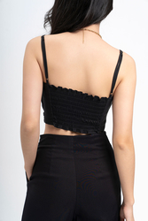 Áo croptop đen đính nút hai dây
