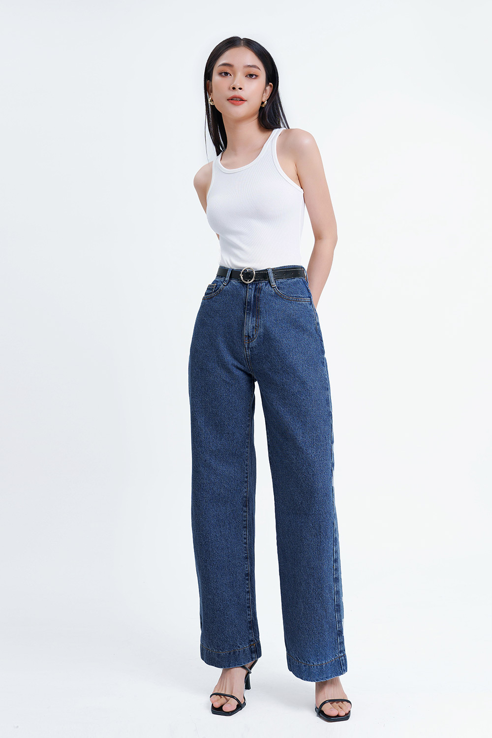 Quần jeans ống suông màu xanh đậm 