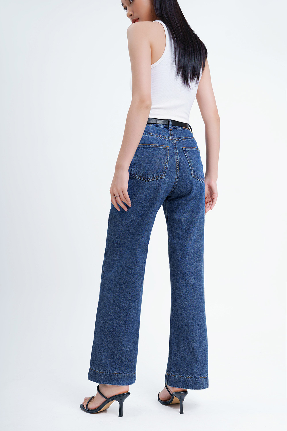 Quần jeans ống suông màu xanh đậm 