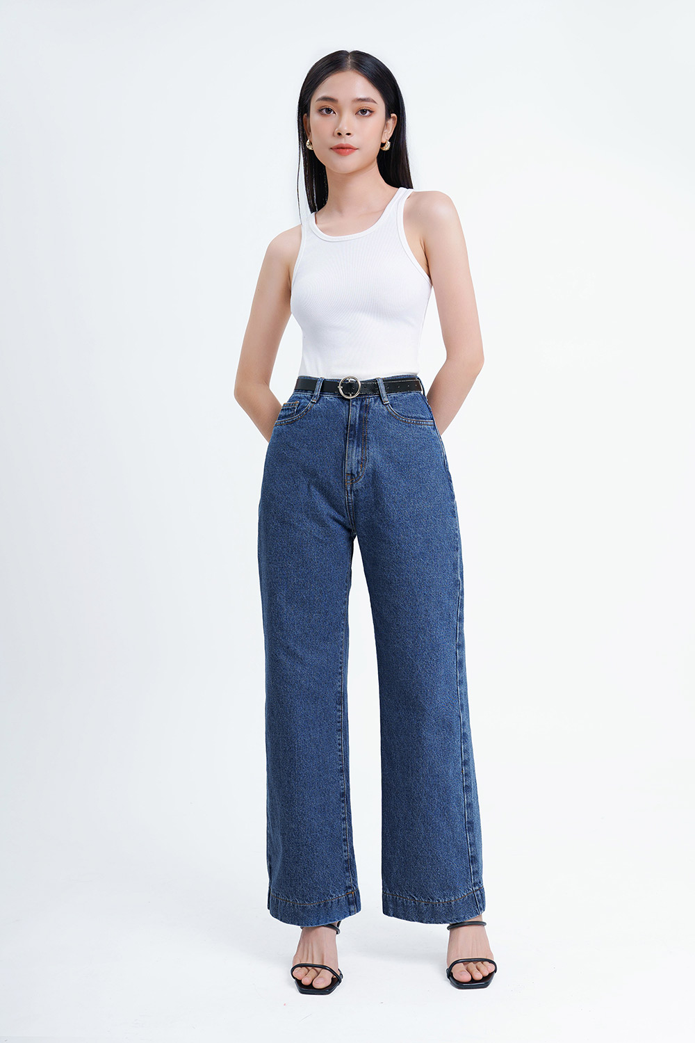 Quần jeans ống suông màu xanh đậm 
